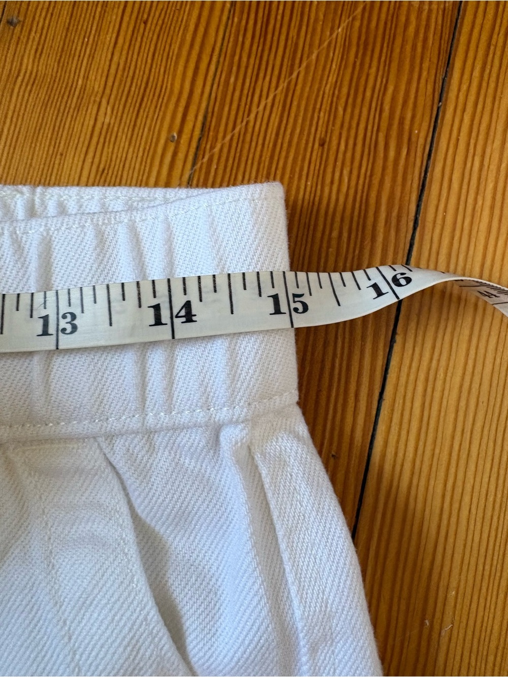 GAP | High-Waist White Utility Shorts | 4” inseam | Elastic Waistband | Soft - Picture 11 of 12